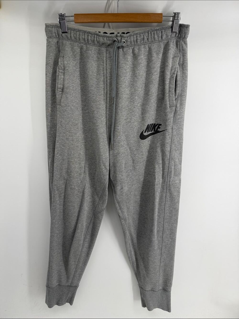 Nike logo elastic drawstring waist pull on jogger style sweatpants sz M